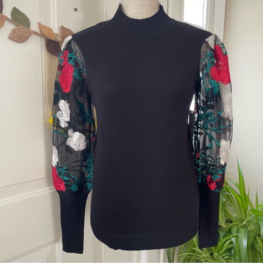 Absolutely Famous Embroidered Floral Puff Sleeve Women's Sweater (Size S)